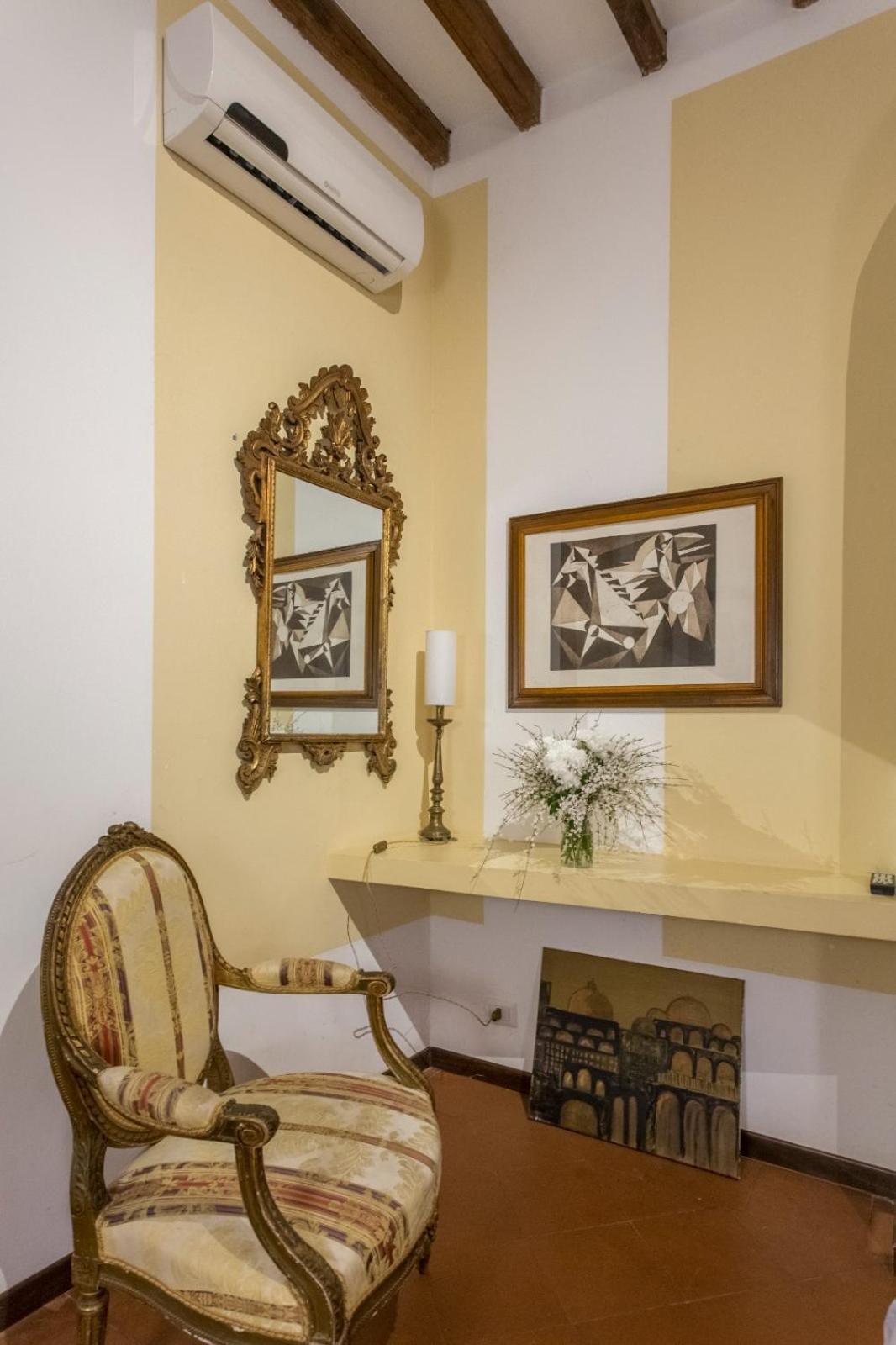 Navona Apartment *